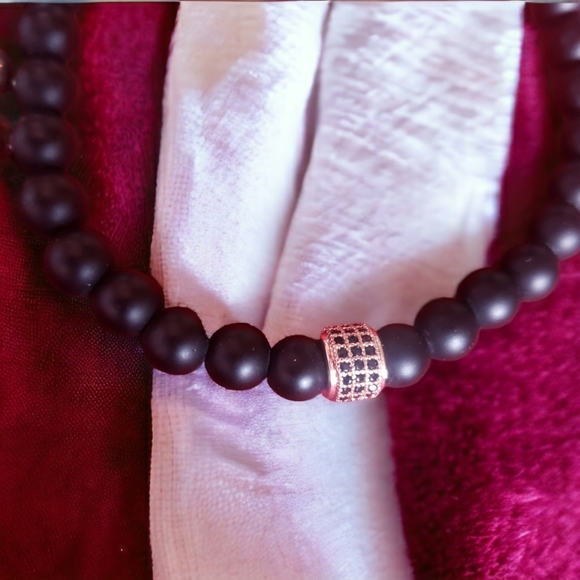 Matte Black Onyx Handcrafted Beaded Bracelet with 8k Gold Accent Beads - Picture 2 of 7